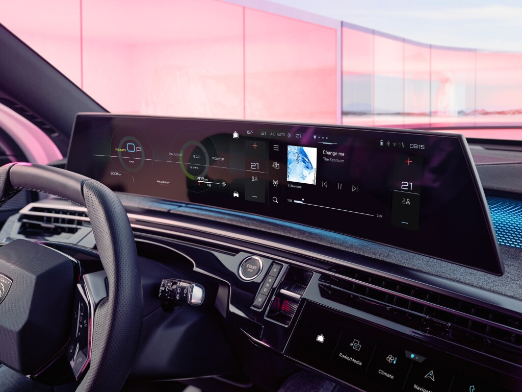 PEUGEOT i-Connect® Advanced ecrã tátil panorâmico