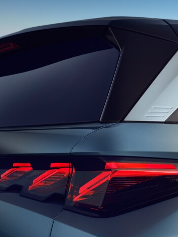 Spoiler traseiro flutuante do PEUGEOT E-5008