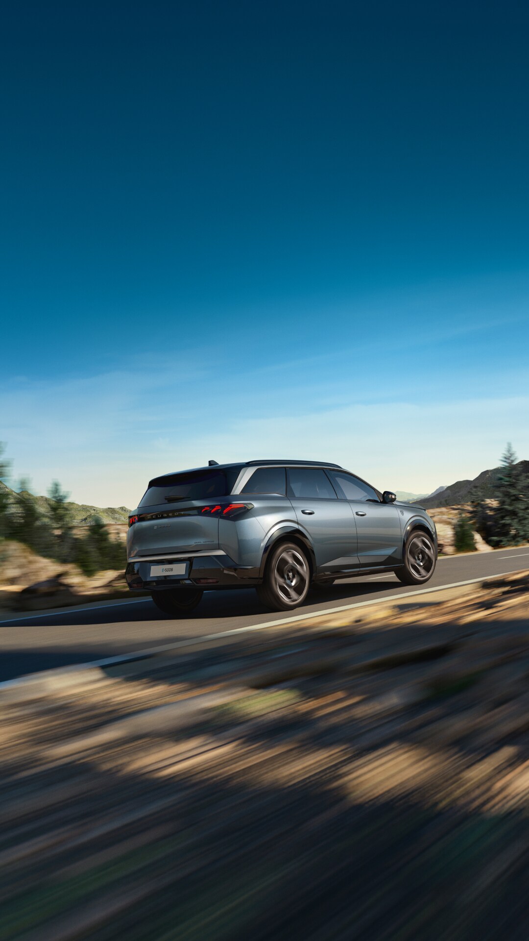 PEUGEOT E-5008 DUAL MOTOR AWD vista traseira