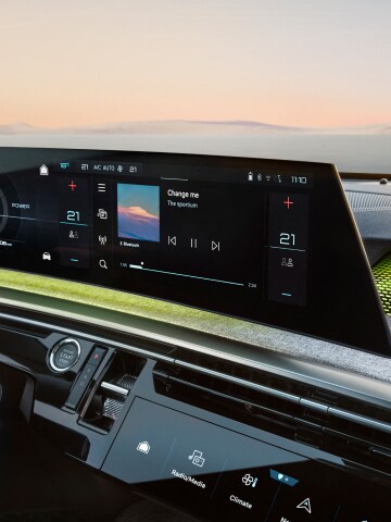 PEUGEOT i-Connect® Advanced com Ecrã tátil panorâmico